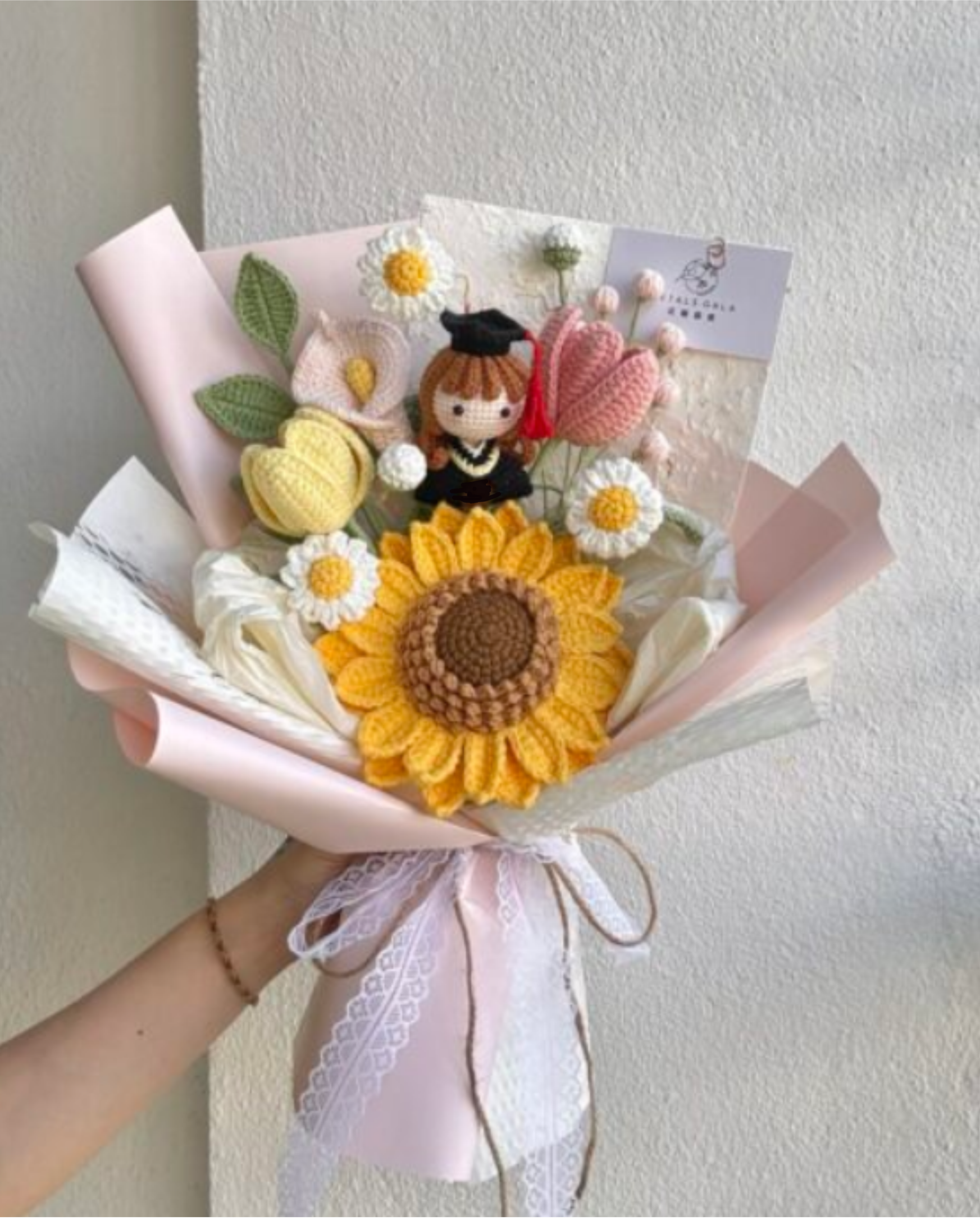 奶油嫣粉毕业花束 Butter & Blush Graduation Bouquet