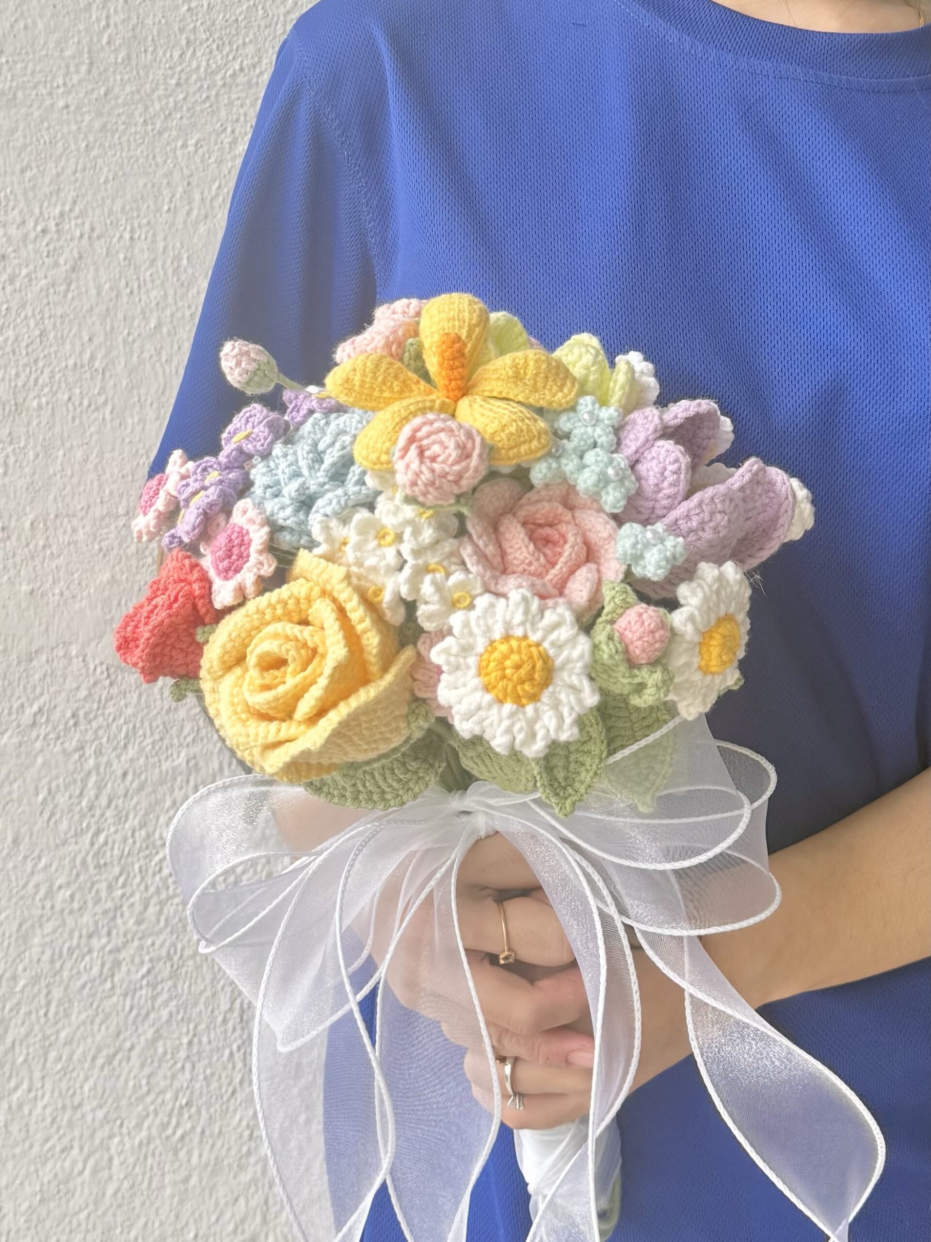 多巴胺圆形手捧 Dopamine Round Bridal Bouquet - Image 3