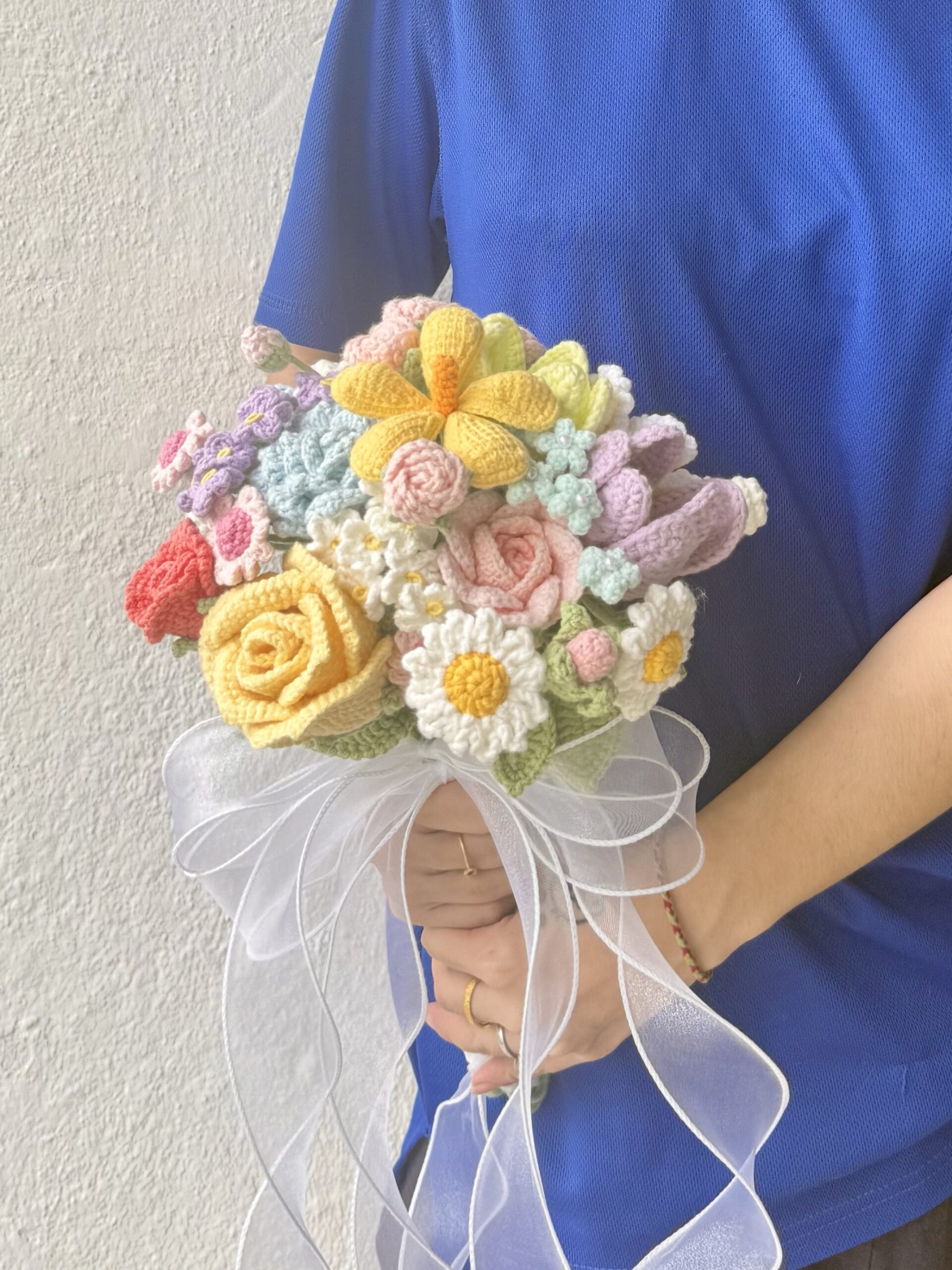 多巴胺圆形手捧 Dopamine Round Bridal Bouquet - Image 4