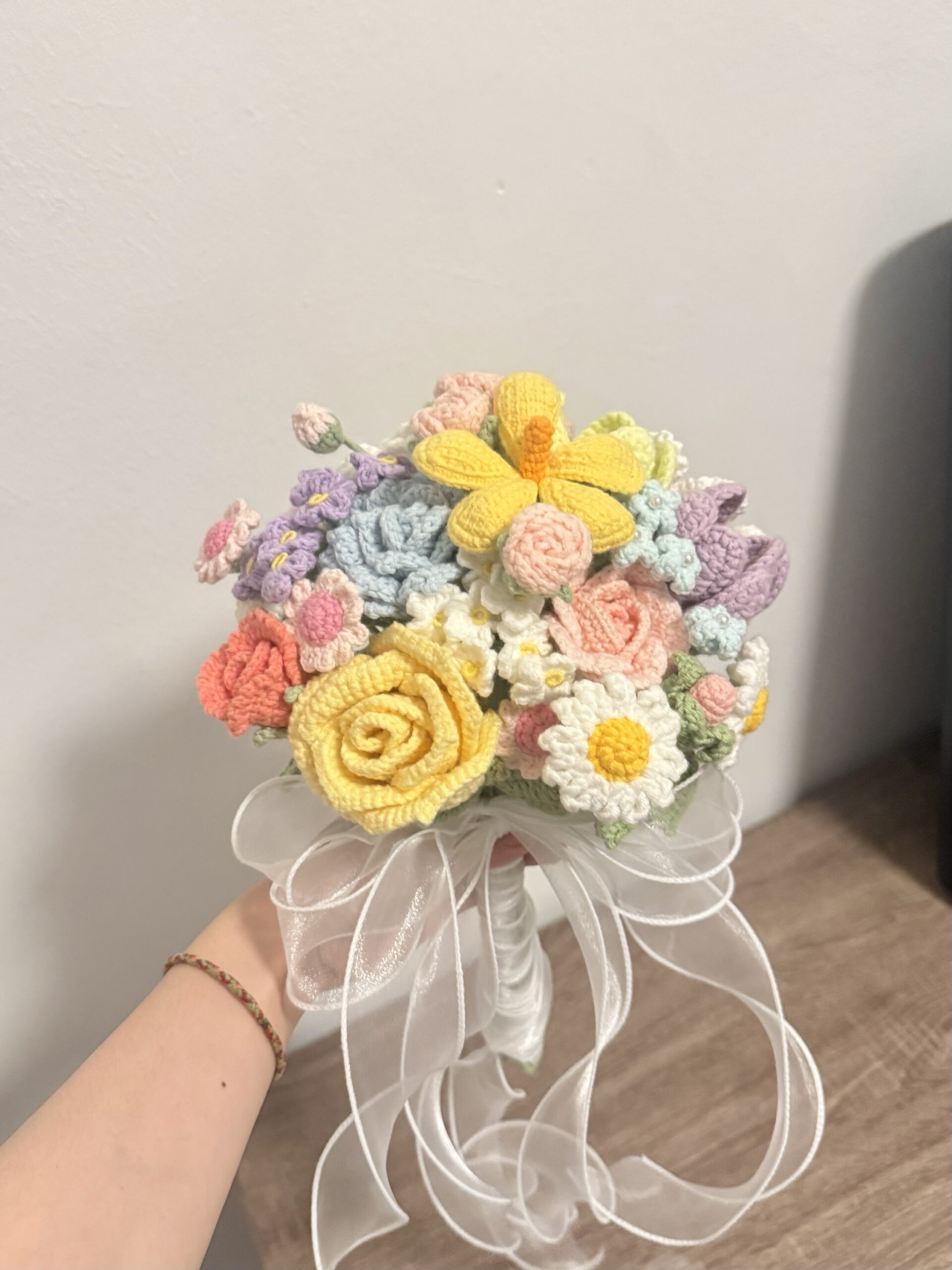 多巴胺圆形手捧 Dopamine Round Bridal Bouquet - Image 2